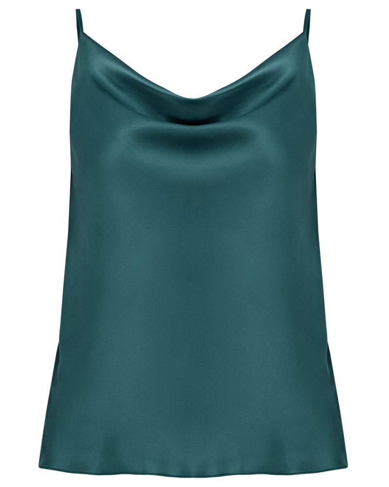 Двухслойный шёлковый топ в бельевом стиле с шалевым воротником, регулируемый бретелями. Невероятно нежный материал и драпировка делают топ идеальным для создания вечерних образов.