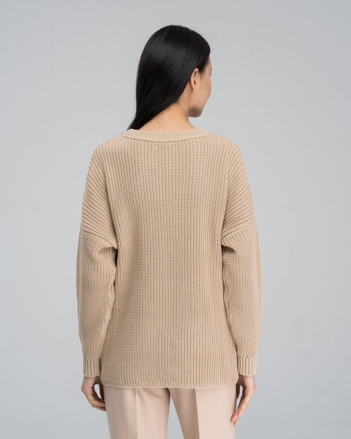 Свитер OVERSIZE SW001-1, цвет: бежевый Allweneed Хлопковый свитер крупной вязки с круглым вырезом.Cвитероверсайзпозволяет создать множество образов, которыеподчеркнут девичью хрупкость. В нем удобно и уютно,его обладательница будет выглядеть как никогда женственно и изящно.