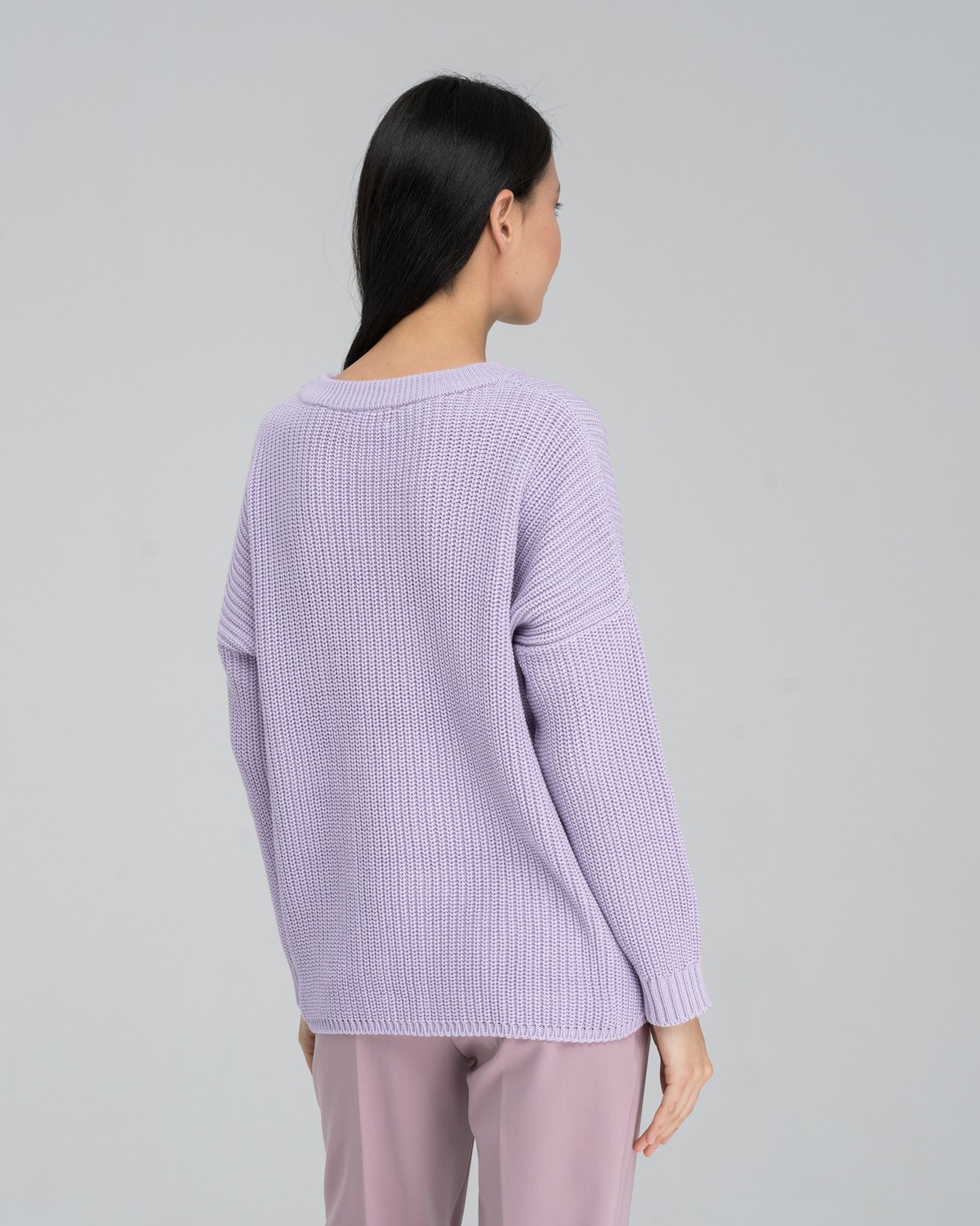 Свитер OVERSIZE SW001-1, цвет: лавандовый Allweneed Хлопковый свитер крупной вязки с круглым вырезом.Cвитероверсайзпозволяет создать множество образов, которыеподчеркнут девичью хрупкость. В нем удобно и уютно,его обладательница будет выглядеть как никогда женственно и изящно.