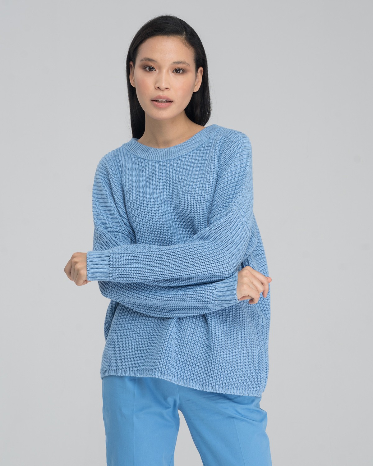 Свитер OVERSIZE SW001-1, цвет: голубой Allweneed Хлопковый свитер крупной вязки с круглым вырезом.Cвитероверсайзпозволяет создать множество образов, которыеподчеркнут девичью хрупкость. В нем удобно и уютно,его обладательница будет выглядеть как никогда женственно и изящно.