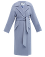 Пальто-халат длины миди с клапанами на карманах, рукавом реглан. Дополнено декоративными отстрочками и воротником-стойка с фигурным вырезом. Данная модель красиво подчеркивает женственные формы за счет пояса.

На модели размер XS
