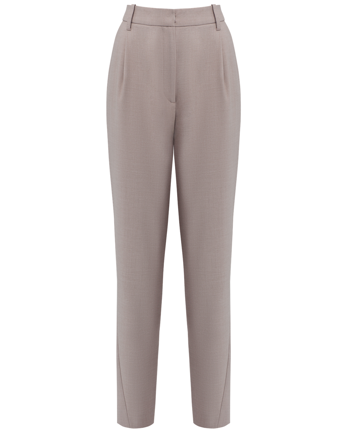 Брюки-бананы свободного силуэта в области бедер и зауженные к низу. Моедль дополнена акцентными боковыми швами, которые переходят на переднюю половинку. На поясе приделаны шлевки, что позволяет носить брюки с ремнем, который добавит уникальности вашему образу. Брюки можно носить как отдельно, так и в сочетании с жакетом-oversize.