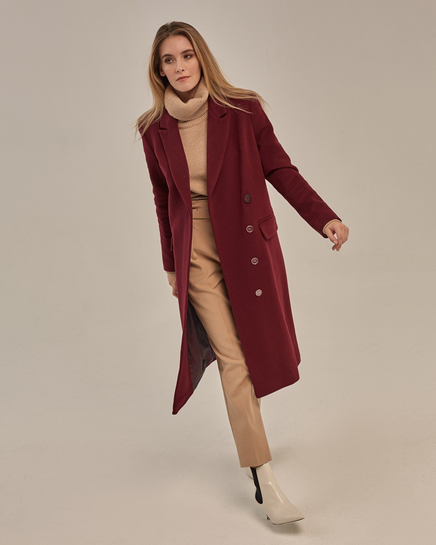 Пальто Naomi с асимметрией, цвет: бордовый Allweneed Пальто из шерсти с кашемиром прямого кроя с классической линией плеча. Однобортное, с асимметричным бортом, застегивается на одну пуговицу снаружи изделия и несколько скрытых пуговиц с внутренней стороны изделия. Идеальный вариант для любителей строгих и сдержанных силуэтов.
На модели размер XS