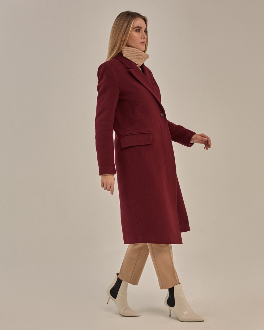 Пальто Naomi с асимметрией, цвет: бордовый Allweneed Пальто из шерсти с кашемиром прямого кроя с классической линией плеча. Однобортное, с асимметричным бортом, застегивается на одну пуговицу снаружи изделия и несколько скрытых пуговиц с внутренней стороны изделия. Идеальный вариант для любителей строгих и сдержанных силуэтов.
На модели размер XS