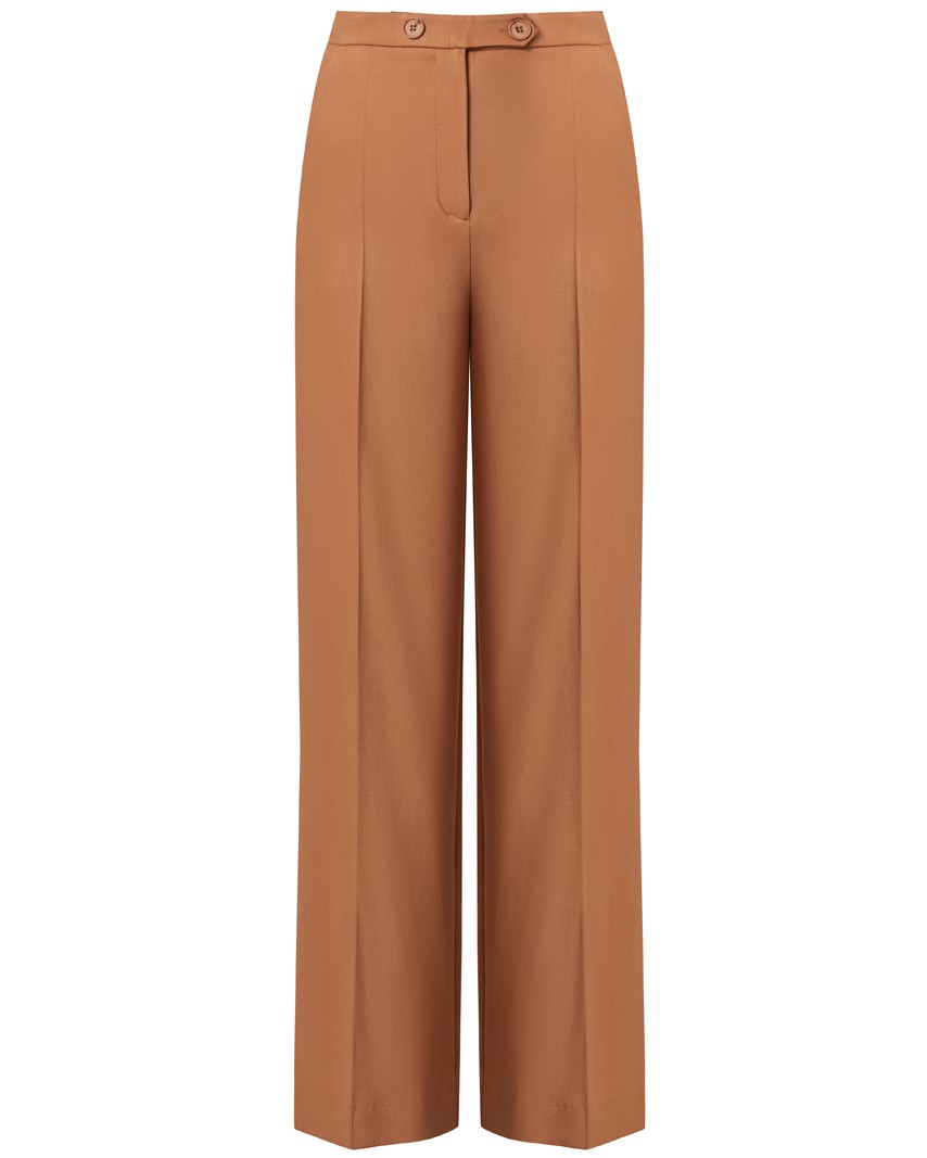 Широкие прямые брюки из плотной вискозы с посадкой на талии. Дополнены двумя пуговицами на поясе.Свободный крой и структурированный силуэт позволяют создавать не только деловые, но и расслабленные повседневные образы. Брюки универсальной длины, поэтому легко сочетаются как с плоским ходом, так и с обувью на каблуке.

На модели размер XS