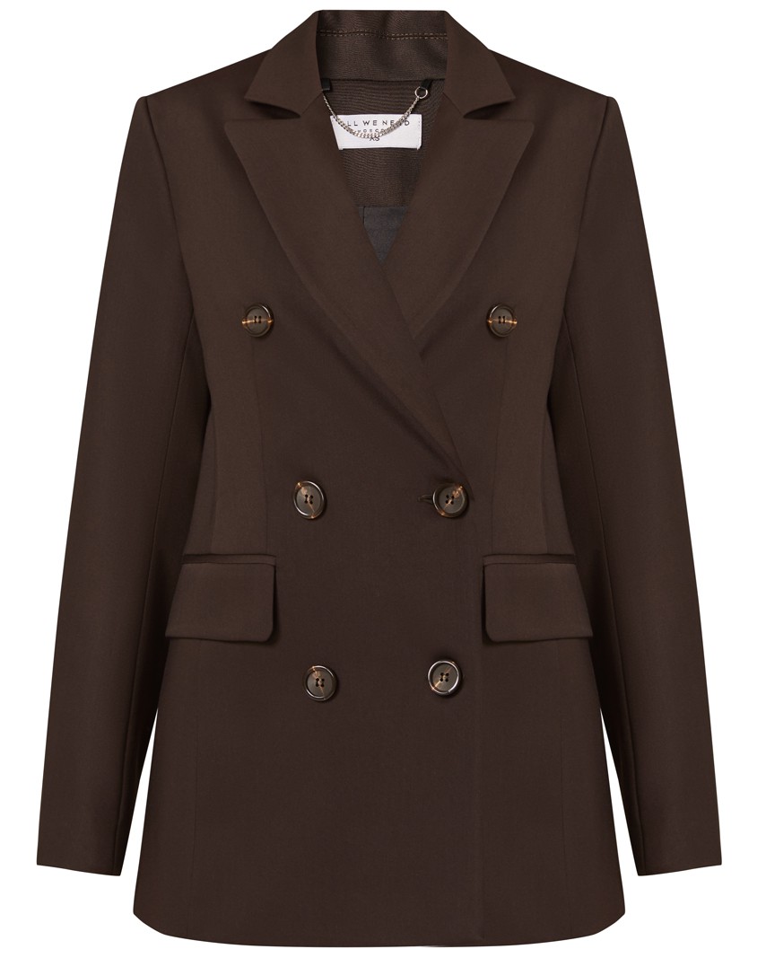 Слегка приталенный двубортный жакет из плотной мягкой вискозы послужит удачным дополнением не только к деловым нарядам, но и к повседневным образам. Незаменимый элемент базового гардероба, который легко сочетать с брюками, юбками, платьями и денимом.

На модели размер XS