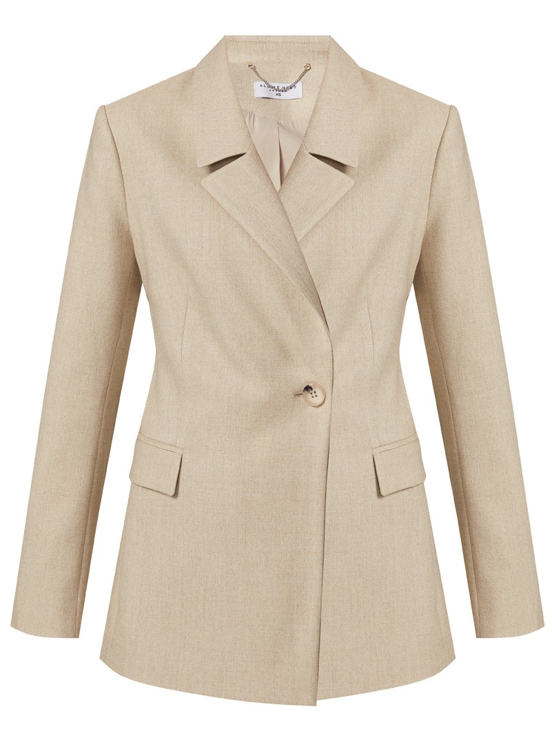 Приталенный однобортный жакет с застежкой на одну пуговицу. Модель дополнена двумя прорезными карманами с клапаном. Жакет можно дополнить брюками в тон изделия для монохромного образа или сочетать его с джинсами для casual лука.

На модели размер XS