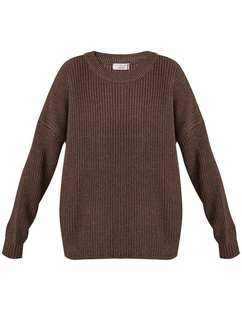 Хлопковый свитер крупной вязки с круглым вырезом. В нем удобно и уютно, его обладательница будет выглядеть как никогда женственно и изящно. Нежный хлопок дышит и позволяет поддерживать оптимальный температурный режим.

На модели размер one size