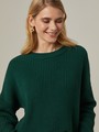 Свитер с круглым вырезом, цвет: темно-зеленый Allweneed Хлопковый свитер крупной вязки с круглым вырезом. В нем удобно и уютно, его обладательница будет выглядеть как никогда женственно и изящно. Нежный хлопок дышит и позволяет поддерживать оптимальный температурный режим.