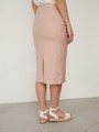 Юбка-карандаш с драпировкой на поясе, цвет: светло-розовый Allweneed
Юбка-карандаш оформлена декоративной драпировкой и поясом с широкой круглой пряжкой. Шлица для удобства ходьбы сзади. Модель идеально подчеркнет фигуру и поможет создать стильный деловой образ.
На модели размер M