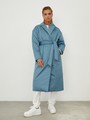 


Однотонное пальто-халат на синтепоне. Модель с пиджачным воротником и приспущенным плечевым швом. Мягкий пояс на талии подчеркивает силуэт. Застежка на кнопки.

Пальто выдержит холод и будет греть вас до -10 градусов.

На модели размер XS