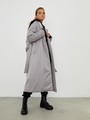 


Однотонное пальто-халат на синтепоне. Модель с пиджачным воротником и приспущенным плечевым швом. Мягкий пояс на талии подчеркивает силуэт. Застежка на кнопки.

Пальто выдержит холод и будет греть вас до -10 градусов.

На модели размер XS