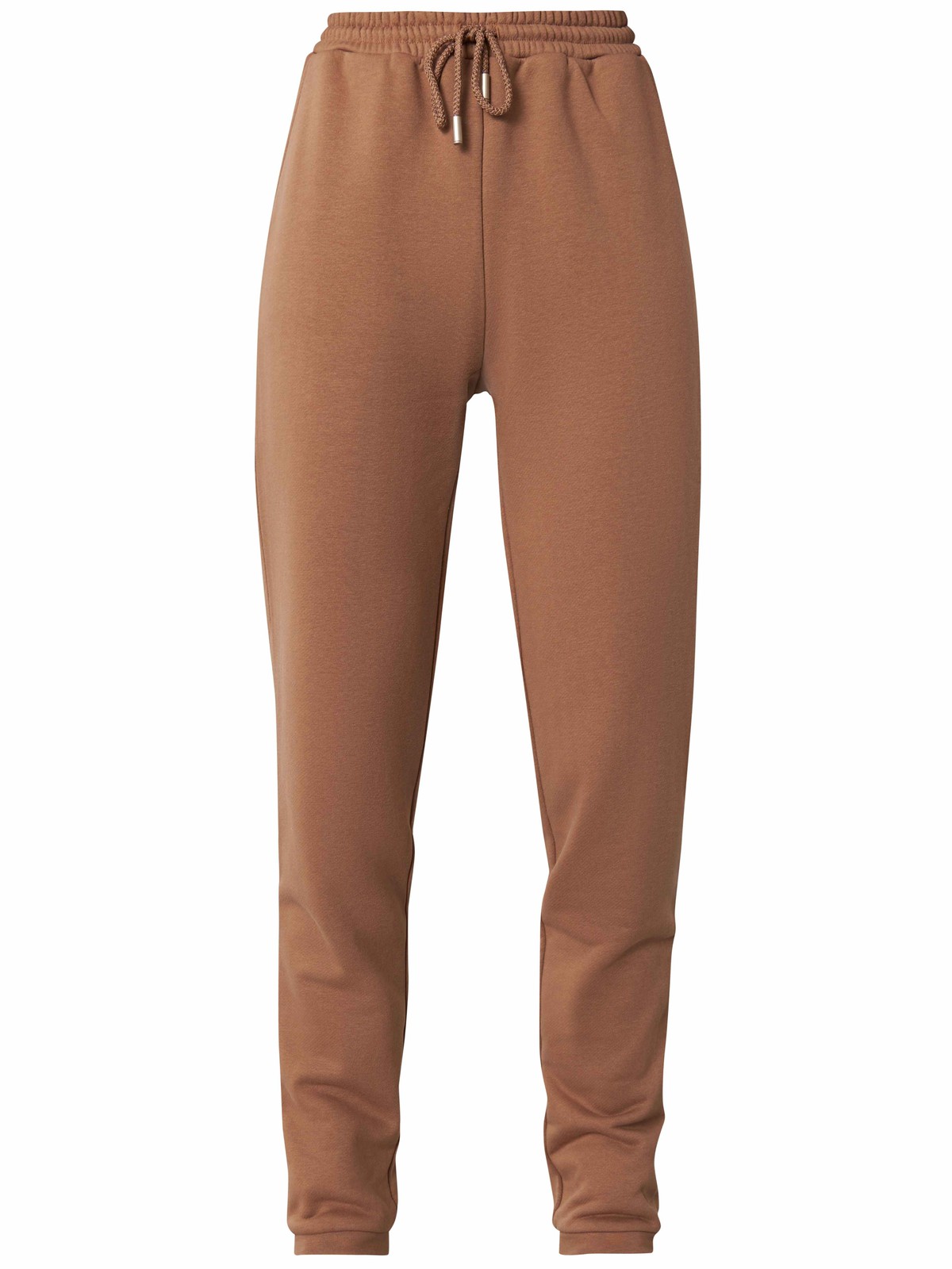 Брюки свободного спортивного силуэта. Модель дополнена манжетами из основной ткани по низу изделия и карманами по боковым швам. На поясе у брюк пояс, регулируемый завязками. Дополните свой образ толстовкой в тон изделия.

На модели размер XS