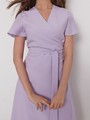 Платье-миди на запах, цвет: лавандовый Allweneed
Лаконичное платье миди с драпировкой на запах. Рукава-крылышки и мягкий пояс на талии усиливают жентсвенность силуэта. Дополните образ невесомыми босоножками.
На модели размер XS