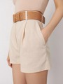 




Укороченные шорты с ремнем из эко-кожив нейтральной природной гамме. Модель высокой посадки подчеркнет талию. В комплект к шортам в коллекции можно подобрать жакет и рубашку из такой же ткани.

На модели размер XS