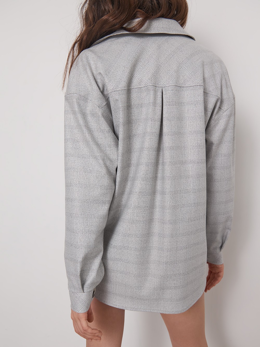 Жакет с накладными карманами, цвет: серая клетка Allweneed
Идеальный симбиоз куртки, жакета и рубашки. Модель с контрастными пуговицами и крупными накладынми карманами станет лучшим демисезонным дополнением любого гардероба.
На модели размер XS