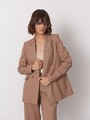 Двубортный жакет , цвет: какао Allweneed
Благородная природная палитра послужила вдохновнием для новой сезонной коллекции. Двубортный жакет из натурального льна будет отлично смотреться в дуэте с костюмными брюками или юбкой в тон, босоножками или высокими сапогами.
На модели размер XS