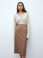 






Юбка-карандаш с длины миди со шлицей на спинке. Застежка на потайную молнию сзади и два кармана. Посадка на уровне талии, поэтому модель будет смотреться хорошо на любой фигуре. Этот фасон один из самых любимых у наших клиентов. Носите каждый день в офис с жакетами, а вечером с шелковым топом. Три оттенка для вас: мятный, молочный и бежевый в гусиную лапку.

На модели размер XS