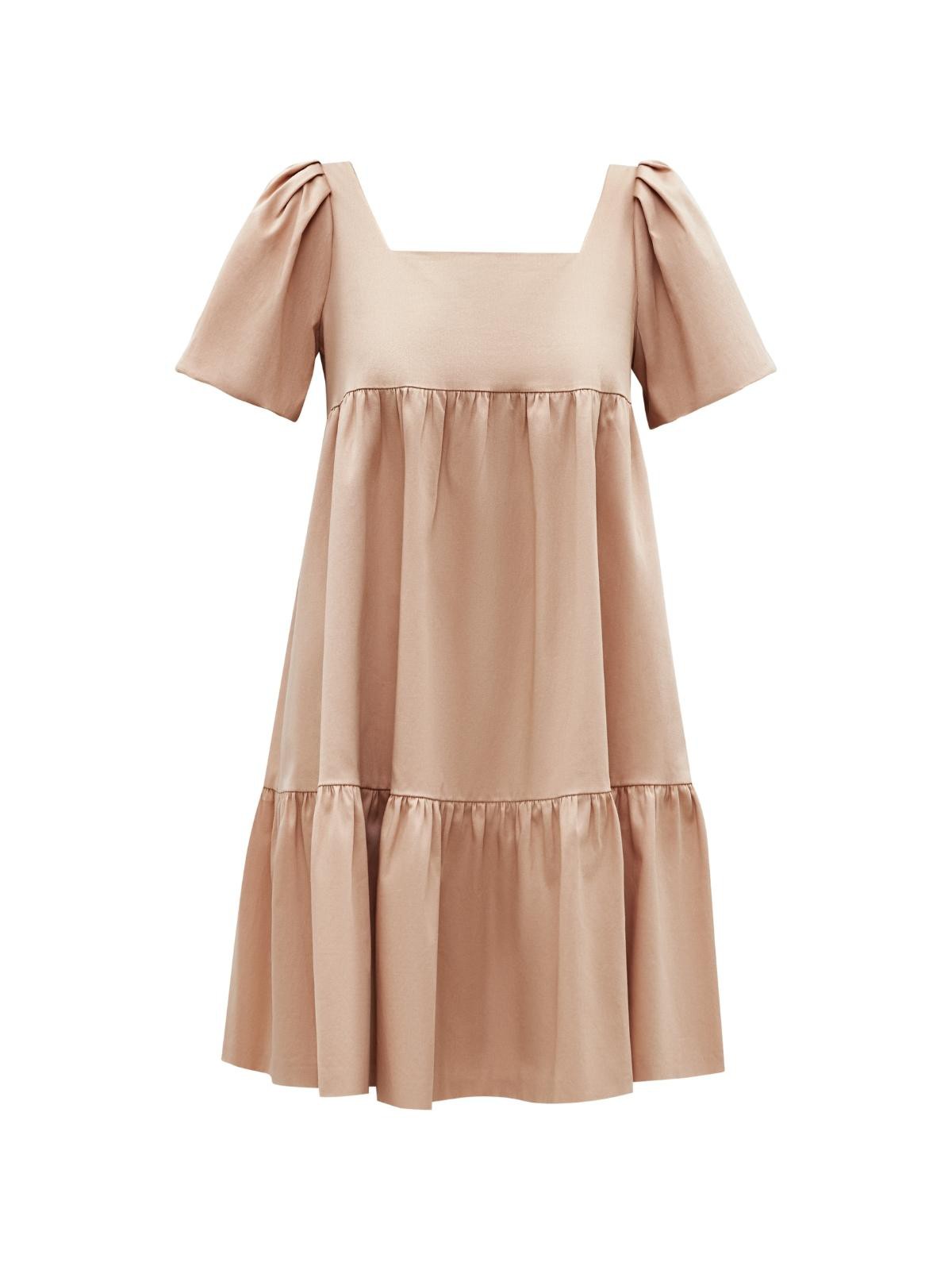 


Платье с воланами А-силуэта из хлопка. Хлопок экологичный и гипоаллергенный материал.Ткань долго сохраняет насыщенность цвета. Модель свободного кроя, которая не сковывает движения. Легкое и воздушное платье можно носить как с плотными колготками, так и на голое тело летом.

На модели размер XS