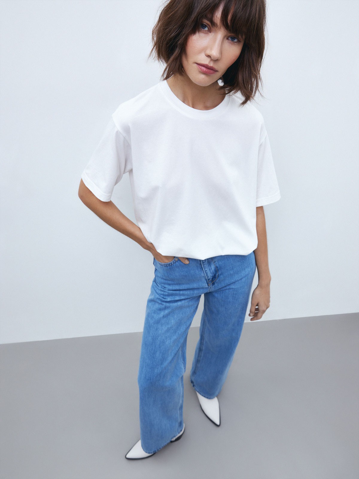 Футболка удлиненная oversize без вышивки, цвет: молочный Allweneed Футболка удлиненного оверсайз кроя. Модель из плотного хлопка.
На модели размер XS/S