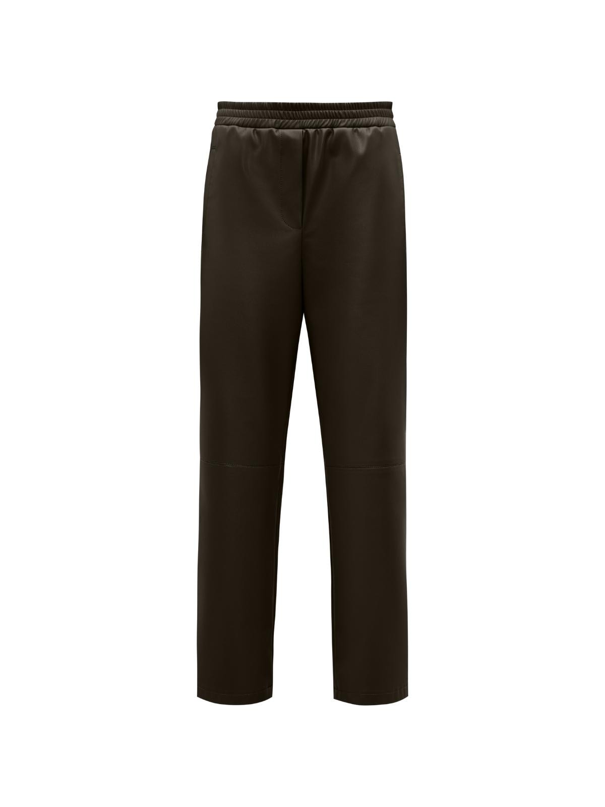 Брюки из экокожи на резинке, цвет: хаки Allweneed
Широкие брюки из экокожи. Посадка на резинке, благодаря чему вы можете регулировать линию талии по желанию. Шов в районе колена для объема. Два кармана, куда можно положить телефон и ключи. Мы предлагаем сочетать брюки с рубашкой из экокожи или создать контраст фактур.
На модели размер XS