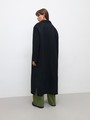 Однобортное пальто оверсайз из шерсти и кашемира с разрезами, цвет: Черный Allweneed
Классическое однобортное пальто на трех пуговицах. Если не знаете, что надеть сегодня, надевайте это пальто и не прогадаете. Мы создали модель премиального качества из шерсти и кашемира, чтобы вы могли каждый день выглядеть утонченно и дорого. Носите его с поясом для женственных образов или без, когда захотите эффекта oversize. Два базовых цвета на ваш выбор: бежевый и черный.
Температурный режим до +5 C.
На модели размер XS/S