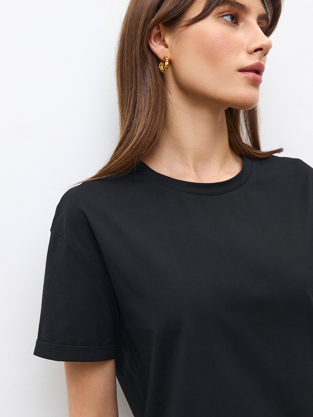 Футболка в стиле boyfriend , цвет: Черный Allweneed Футболка свободного кроя из слегка тянущегося хлопкового материала. В новой коллекции мы выпустили футболки в новыхбазовых, пастельных и приглушенных цветах.
На модели размер M