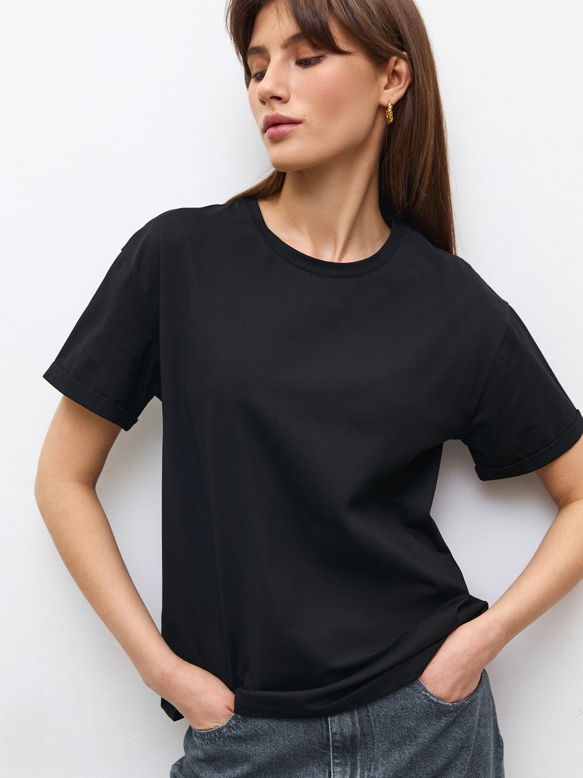Футболка в стиле boyfriend , цвет: Черный Allweneed Футболка свободного кроя из слегка тянущегося хлопкового материала. В новой коллекции мы выпустили футболки в новыхбазовых, пастельных и приглушенных цветах.
На модели размер M