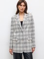 Однобортный прямой жакет , цвет: КЛЕТОЧКА СЕРАЯ Allweneed
Жакет oversize на двух пуговицах. Лацканы и воротник. Два рабочих кармана с клапанами и один декоративный с листочкой. Классическая линия плеч. Шлица на спинке для комфорта в движении. Сочетайте модель с костюмными брюками или с джинсами для образа на каждый день весны. Три благородных оттенка для любого повода.
На модели размер XS/S