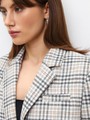 Однобортный прямой жакет , цвет: КЛЕТОЧКА СЕРАЯ Allweneed
Жакет oversize на двух пуговицах. Лацканы и воротник. Два рабочих кармана с клапанами и один декоративный с листочкой. Классическая линия плеч. Шлица на спинке для комфорта в движении. Сочетайте модель с костюмными брюками или с джинсами для образа на каждый день весны. Три благородных оттенка для любого повода.
На модели размер XS/S