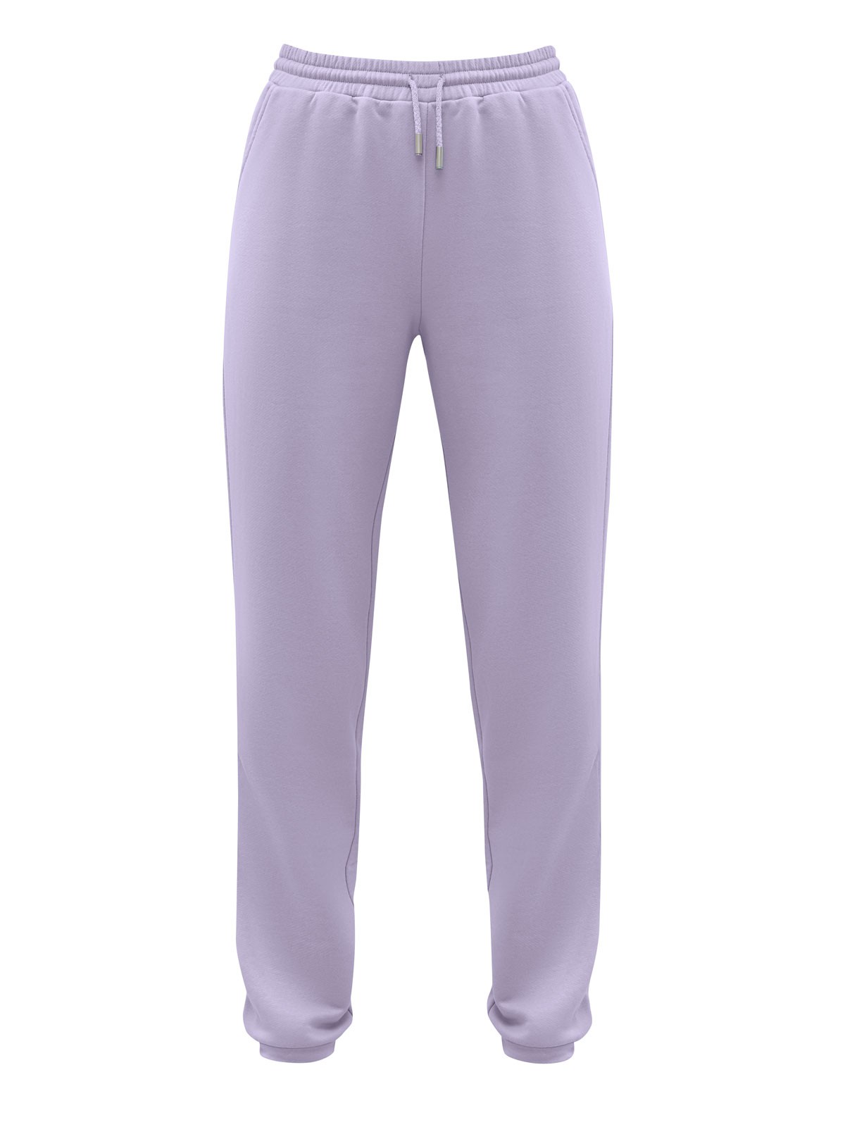 Брюки свободного спортивного силуэта. Модель дополнена манжетами из основной ткани по низу изделия и карманами по боковым швам. На поясе у брюк пояс, регулируемый завязками. Дополните свой образ толстовкой в тон изделия.

На модели размер XS