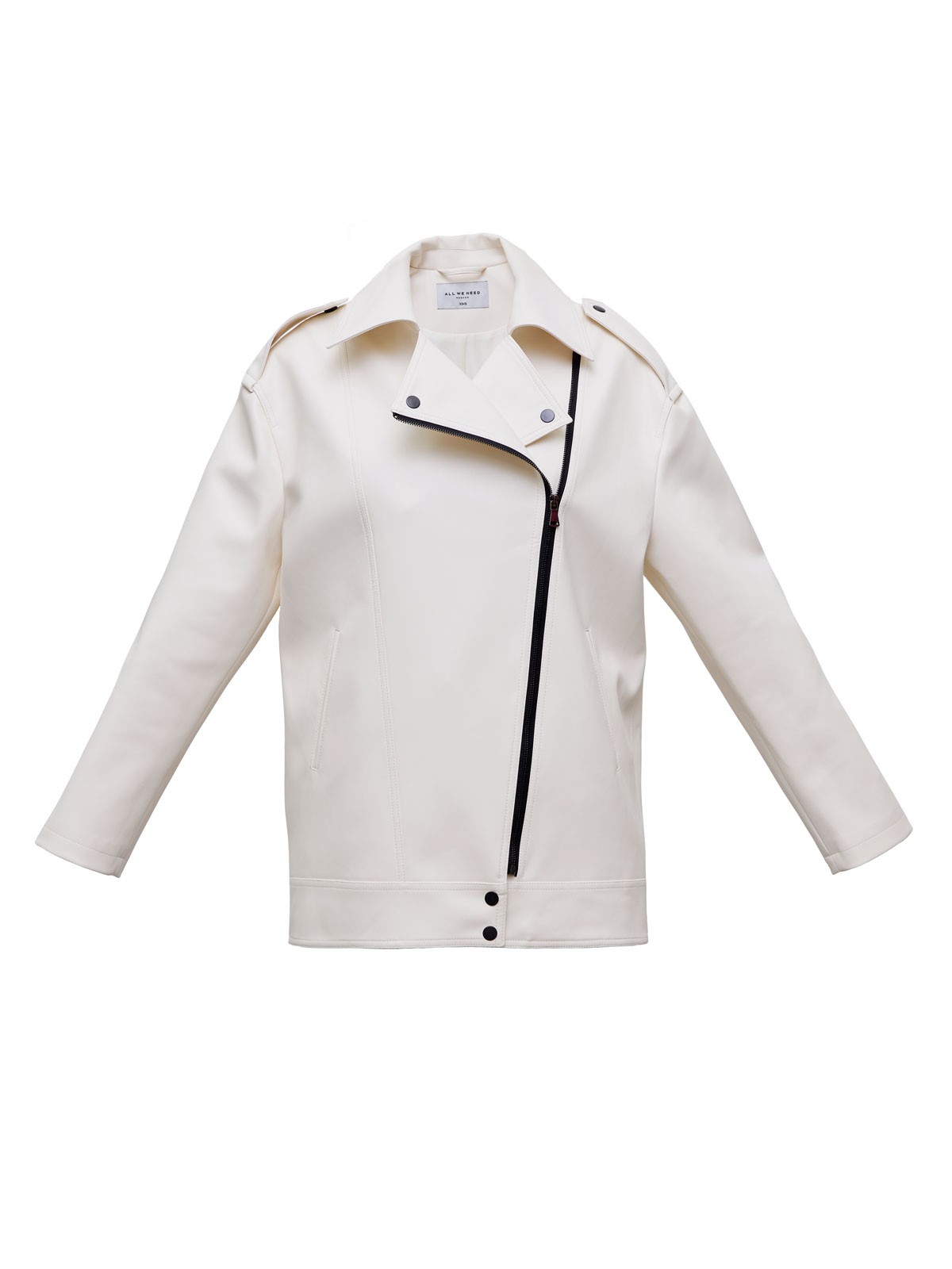 Куртка-косуха oversize из экокожи, цвет: молочный Allweneed
Удлиненная куртка-косуха актуальна во все времена. Модель oversize выполнена из плотной и качественной экокожи. Куртка с широким воротником и двумя удобными карманами. Мы добавили металлическую фурнитуру и погоны. Классическая косая застежка и застежка-молния на рукавах. Рабочие кнопки на поясе и две декоративные кнопки на лацканах. Мы любим ее носить с джинсами и рубашкой. Три базовых цвета: чёрный, кэмел и молочный с черной фурнитурой.
На модели размер XS/S