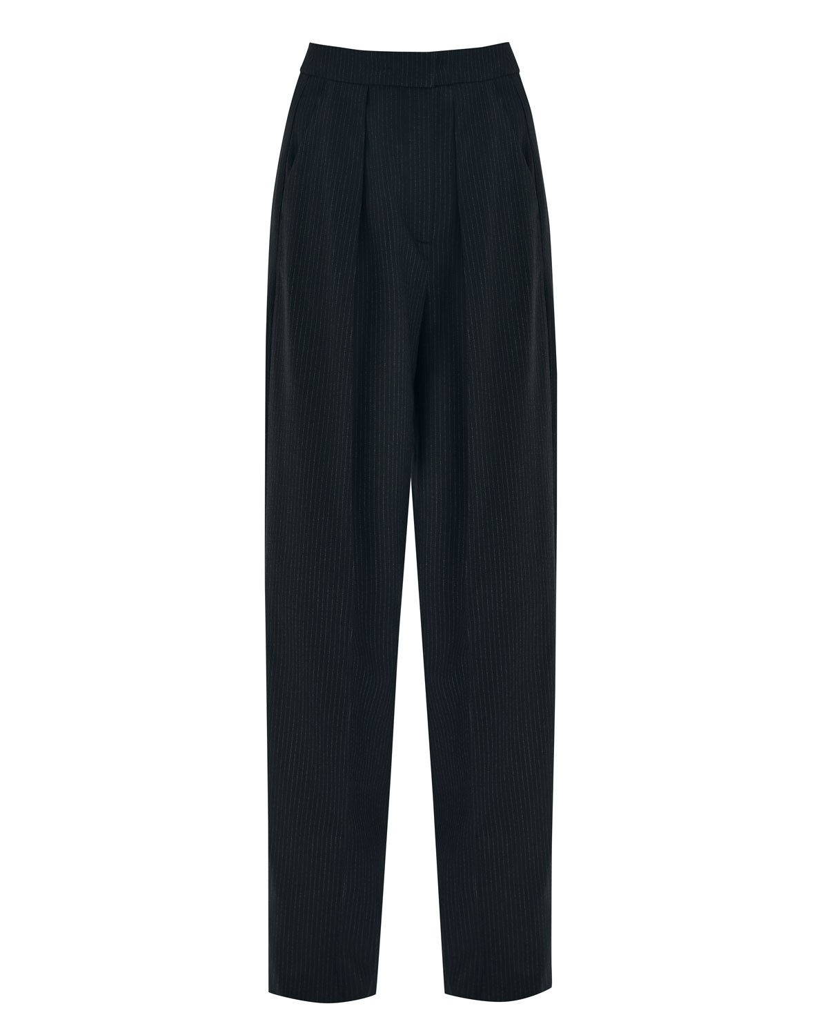 Широкие брюки полной длины, цвет: Черный в полоску Allweneed
Широкие брюки с посадкой ниже линии талии. Слегка удлиненная модель, которая вытягивает силуэт. Спереди брюки на складке и с отстроченными стрелками. Два удобных глубоких кармана по бокам, чтобы спрятать конфетку во время кофе-брейка. Носим с жакетами из новой коллекции и с любыми топами и блузами.
На модели размер XS