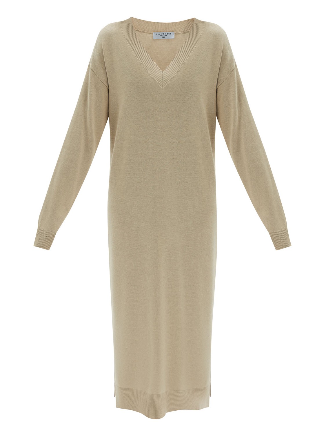 






Платье из вискозной пряжи длины миди. Спущенная линия плеч и длинный рукав. Платье изготовлено из тонкой, но прочной пряжи, которая позволяет носить платье в любую погоду. Свободный фасон с легким объемом. Универсальная длина для любого роста. Создаём расслабленный образ с кедами, лофферами и накидываем сверху пальто или куртку-косуху.

На модели размер XS\S