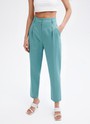Брюки на высокой талии , цвет: мятный Allweneed
Брюки-бананы на высокой посадке. Длина 7/8. Два кармана по бокам. Ткань создает ощущение легкости и прохлады даже в теплый день. К брюкам мы советуем подобрать жакет в тон и рубашку из плотной ткани. Пять цветов, наш фаворит яркая фуксия.
На модели размер S