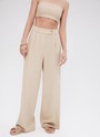 Брюки Палаццо, цвет: бежевый Allweneed
Широкие брюки палаццо полной длины. Пояс на талии с застежкой на пуговицу. Удобные глубокие карманы. Легкая ткань с гладким переплетением, которая струится и создает расслабленный образ. Брюки хорошо садятся по фигуре. Мы полюбили палаццо еще в прошлом сезоне, и это один из наших любимых фасонов. Носите с жакетом из новой коллекции, с бандо и футболкой.
На модели размер XS
