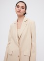 Жакет Oversize, цвет: бежевый Allweneed
Удлиненный жакет с аккуратными подплечниками. Модель прямого кроя с застёжкой на две пуговицы. Классические лацканы и воротник. Изделие на подкладке, с карманами с клапаном и с горизонтальным делением по линии талии актуальным элементом кроя в этом сезоне. Дополните жакет шортами или брюками из нашей коллекции, а также укороченным топом-бандо или футболкой. Три оттенка для лета.
На модели размер S