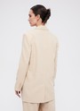 Жакет Oversize, цвет: бежевый Allweneed
Удлиненный жакет с аккуратными подплечниками. Модель прямого кроя с застёжкой на две пуговицы. Классические лацканы и воротник. Изделие на подкладке, с карманами с клапаном и с горизонтальным делением по линии талии актуальным элементом кроя в этом сезоне. Дополните жакет шортами или брюками из нашей коллекции, а также укороченным топом-бандо или футболкой. Три оттенка для лета.
На модели размер S