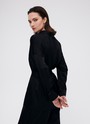 Рубашка Oversize с поясом, цвет: Черный Allweneed
Удлиненная рубашка из ткани атласного переплетения с шелковистой текстурой. Ткань красиво сияет на солнце. Спущенная линия плеча подчеркивает хрупкость силуэта. Сьемный пояс на линии талии. Широкие рукава с манжетами можно закатать на нужную высоту для удобства. Застежка на пуговицы, обтянутые собственной тканью. Образ дополнят брюки палаццо из новой коллекции.
На модели размер XS/S