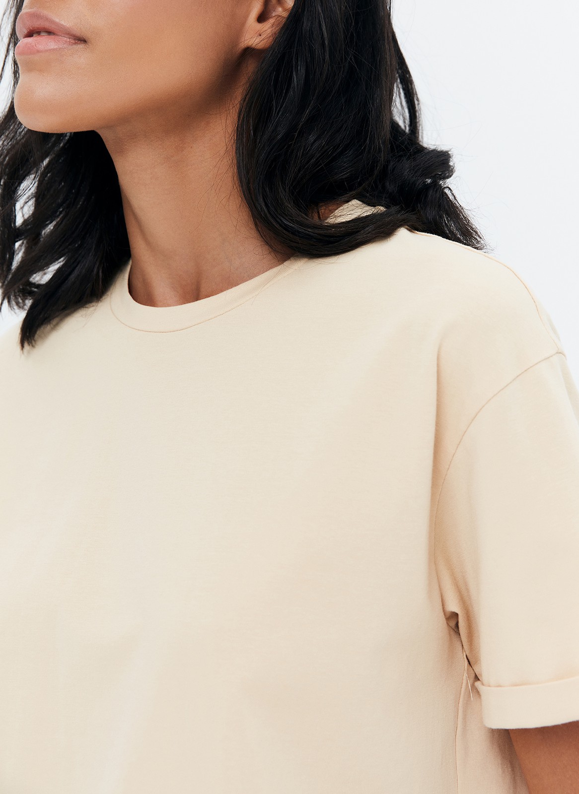 Футболка в стиле Boyfriend, цвет: бежевый Allweneed Футболка свободного кроя из слегка тянущегося хлопкового материала. В новой коллекции мы выпустили футболки в новыхбазовых, пастельных и приглушенных цветах.
На модели размер S