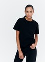 Футболка в стиле Boyfriend, цвет: Черный Allweneed Футболка свободного кроя из слегка тянущегося хлопкового материала. В новой коллекции мы выпустили футболки в новыхбазовых, пастельных и приглушенных цветах.
На модели размер S