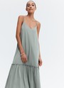 Широкое платье на тонких бретелях, цвет: мятный Allweneed
Летнее платье силуэта трапеция. Глубокий V-образный вырез для красивой зоны декольте. Бретели можно регулировать. Платье с романтичными воланами по низу юбки. Модель с тонкой подкладочной тканью из легкого и дышащего батиста, что делает изделие воздушнее. Мы добавили тоненький съемный пояс для хрупкости и нежности образа. Вам понравится легкая модель, чтобы надевать жарким летом. Носите с аккуратными украшениями и обувью на плоском ходу.
На модели размер XS