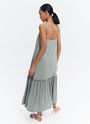 Широкое платье на тонких бретелях, цвет: мятный Allweneed
Летнее платье силуэта трапеция. Глубокий V-образный вырез для красивой зоны декольте. Бретели можно регулировать. Платье с романтичными воланами по низу юбки. Модель с тонкой подкладочной тканью из легкого и дышащего батиста, что делает изделие воздушнее. Мы добавили тоненький съемный пояс для хрупкости и нежности образа. Вам понравится легкая модель, чтобы надевать жарким летом. Носите с аккуратными украшениями и обувью на плоском ходу.
На модели размер XS