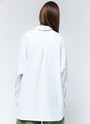 Рубашка Oversize, цвет: белый в черную полоску Allweneed
Рубашка oversize акцентная модель базового гардероба. Модель выполнена из невесомой вискозы с матовой текстурой, а рубашка лимонного цвета с добавлением льна. Воротник и застежка на пуговицы. Закругленный низ. Мы знаем, что вам нравятся многофункциональные вещи. Рубашка впишется в любые образы, от расслабленных до формальных.
На модели размер XS\S