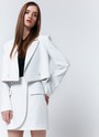 Кроп-Жакет, цвет: Молочный в полоску Allweneed
Укороченный двубортный жакет на двух пуговицах акцентная модель коллекции, чтобы ощутить себя героиней фильма из 00-х. Свободный силуэт и лаконичный крой. Для жакета выбрали плотную и мягкую костюмную ткань, которая отлично держит форму. Изделие на подкладочной ткани. Рекомендуем носить жакет в комплекте с юбкой из новой коллекции.
На модели размер XS
