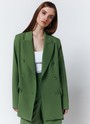 Жакет двубортный, цвет: зеленый Allweneed
Свободный двубортный жакет в стиле мужского удлинённого пиджака. Модель из гладкой и плотной костюмной ткани. Застежка на пуговицы. Классический воротник и лацканы. Жакет с подкладочной тканью. Можно носить и с формальными брюками, и с джинсами, и с платьем из шелка.
На модели размер S