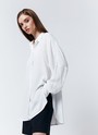 Рубашка Oversize, цвет: Белый В Черный Горошек Allweneed
Рубашка oversize акцентная модель базового гардероба. Модель выполнена из невесомой вискозы с матовой текстурой, а рубашка лимонного цвета с добавлением льна. Воротник и застежка на пуговицы. Закругленный низ. Мы знаем, что вам нравятся многофункциональные вещи. Рубашка впишется в любые образы, от расслабленных до формальных.
На модели размер XS\S