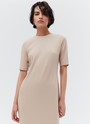 Облегающее платье миди в рубчик из кроеного трикотажа, цвет: бежевый Allweneed Платье из трикотажа длины миди. Модель прямого силуэта. Короткий рукав и круглая горловина. Ткань хорошо держит форму, поэтому подчеркивает достоинства фигуры. Мы носим модель каждый день на работу и на прогулки с подругами. Сочетайте с плащом, легким пальто и жакетами. Четыре базовых оттенка на ваш выбор.
На модели размер XS