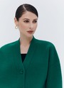 Кардиган Oversize , цвет: зеленый Allweneed
Удлиненный кардиган из мягкого и качественного трикотажа. Объемный крой оформлен V-образным вырезом для красивой зоны декольте и рядом роговых пуговиц. Свободный рукав почти не ощущается на руке и не ограничивает вас в движении. Модель подойдет для создания повседневных и выходных образов.
