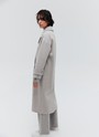 Пальто-кокон двубортное, цвет: светло-серый меланж Allweneed Свободное пальто на пуговицах. Актуальный силуэт кокон, длина миди и шлица сзади для удобства движений. Линия плеча немного спущена, застежка на четыре контрастные пуговицы и прорезные по диагонали карманы с клапанами. Модель дополнит осенние образы с джинсами и брюками, с платьями-свитерами и высокими сапогами.
Температурный режим до +5 C